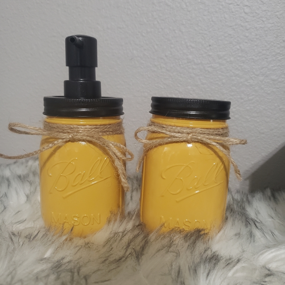 Rust -Free Bathroom mason jar decor